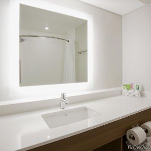 Queen Suite